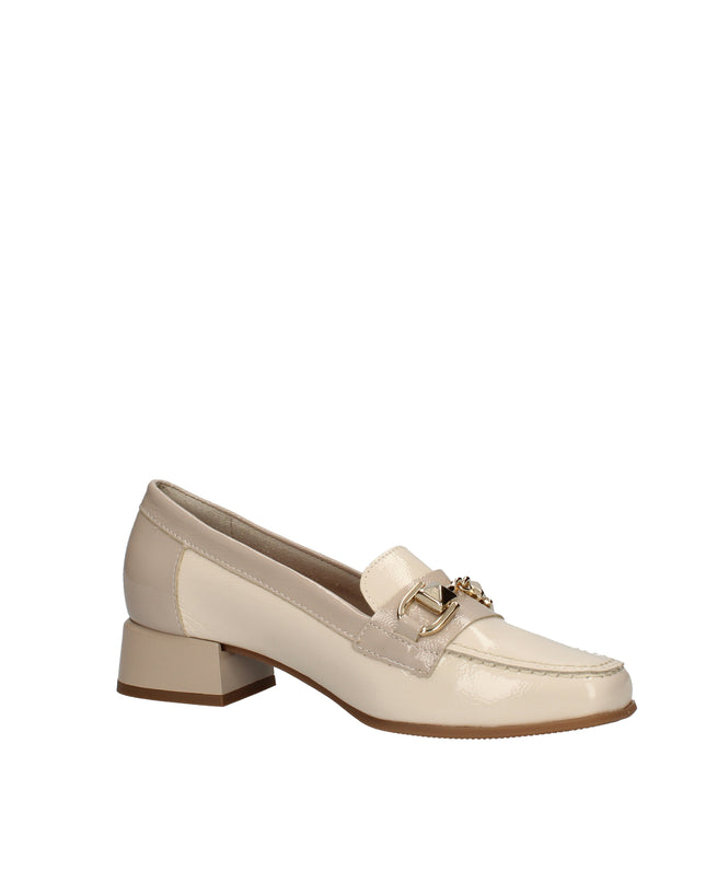 Pitillos mocassini in pelle verniciata con tacco basso