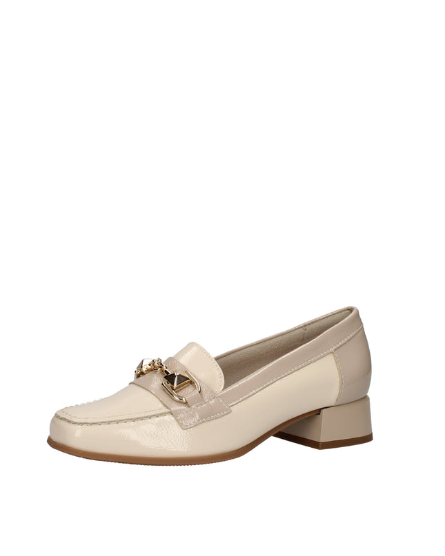 Pitillos mocassini in pelle verniciata con tacco basso