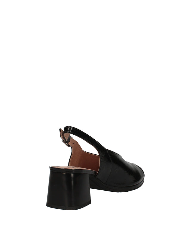 Pitillos sandali con tacco a blocco in pelle con finitura lucida