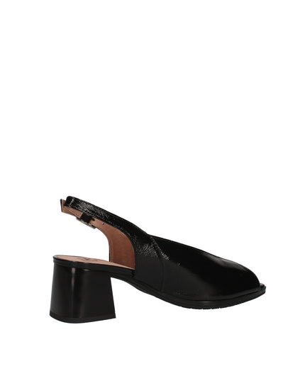 Pitillos sandali con tacco a blocco in pelle con finitura lucida