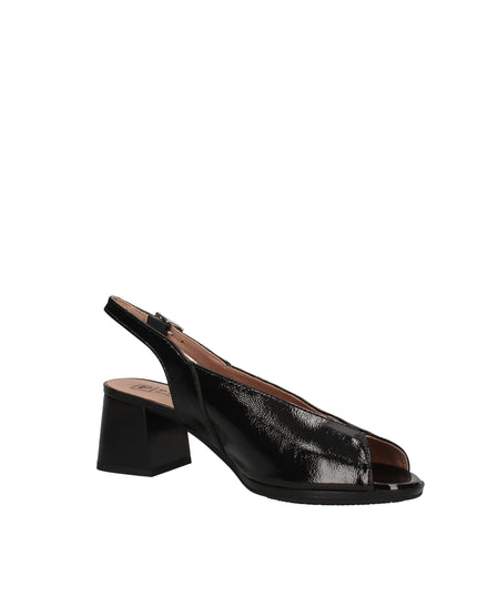 Pitillos sandali con tacco a blocco in pelle con finitura lucida