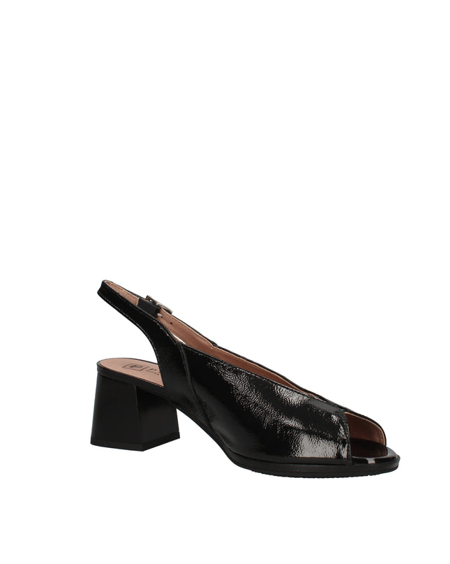 Pitillos sandali con tacco a blocco in pelle con finitura lucida