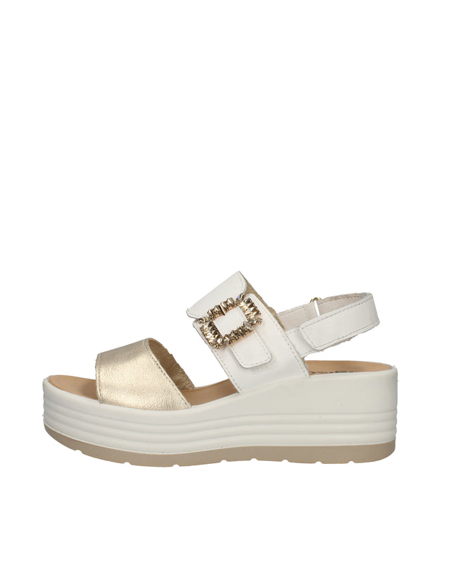 Igi&co sandali in pelle con fibbia gioiello e zeppa