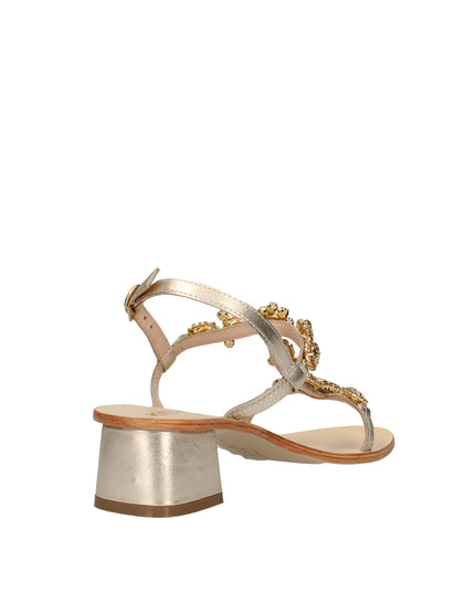 Keys sandali con tacco e gioiello