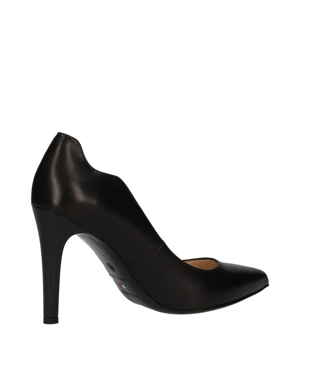 Nero Giardini decolletè in pelle con tacco a stiletto