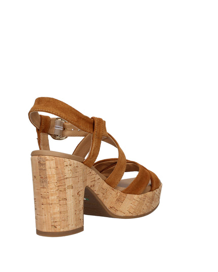 Nero Giardini sandali in camoscio con tacco e plateau in sughero