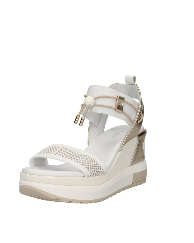 Nero Giardini sandali con zeppa in pelle laminata e tela