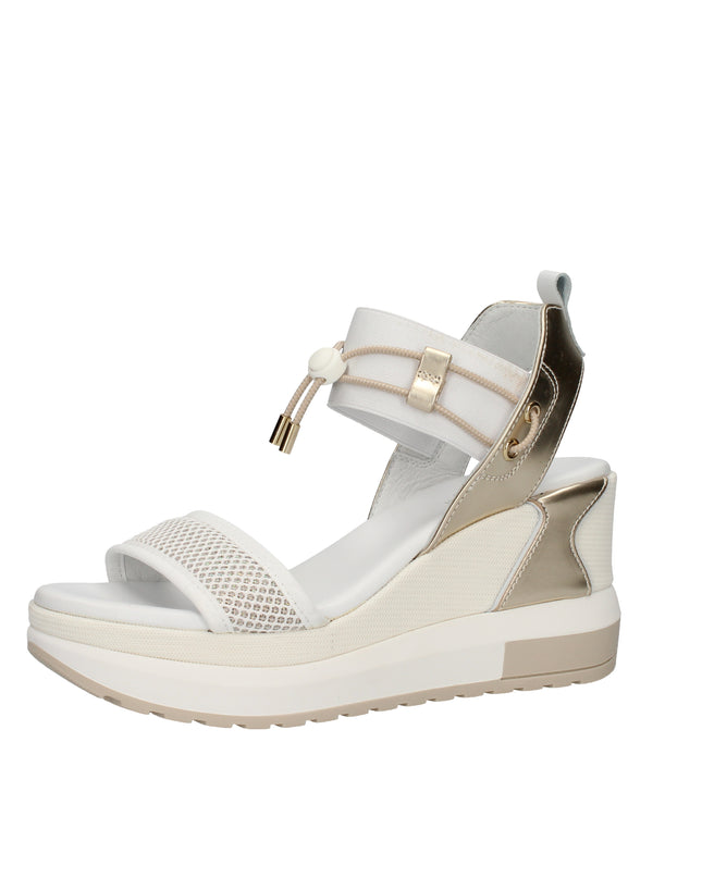 Nero Giardini sandali con zeppa in pelle laminata e tela