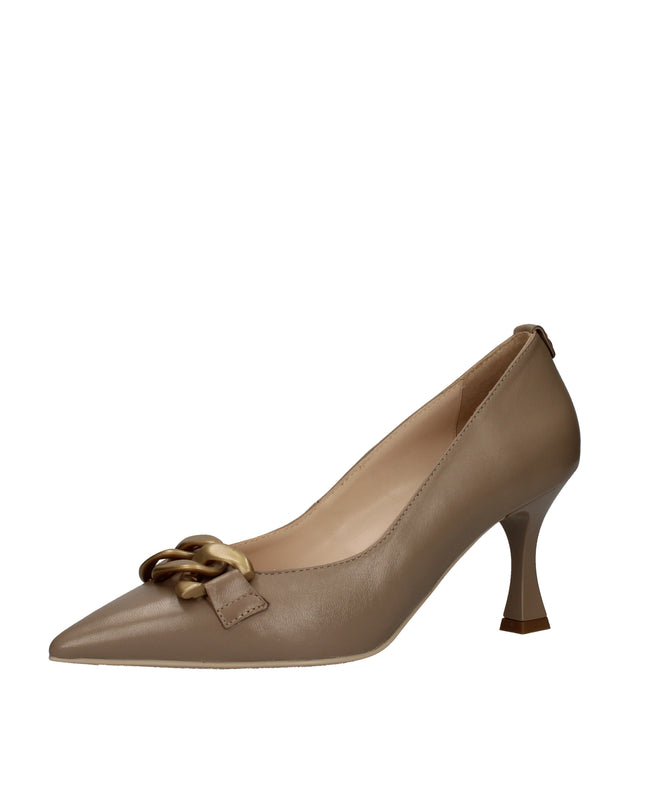 Nero Giardini decolletè con tacco a clessidra e catena