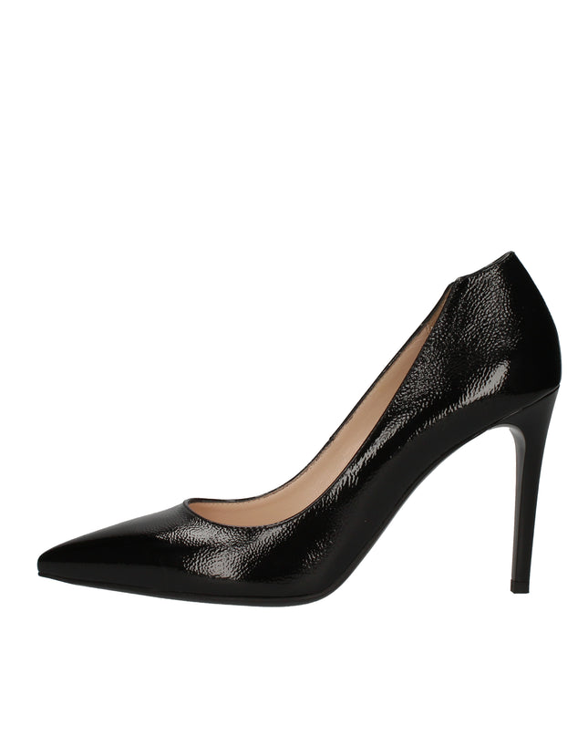Nero Giardini decolletè in vernice con tacco sottile