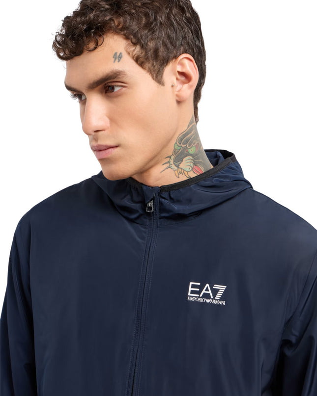 Giacca bomber con cappuccio uomo EA7 Core Identity in tessuto riciclato